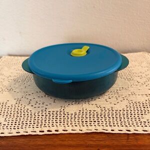 Tupperware Vent ‘n Serve Bowl